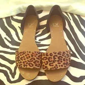 GUC leopard flats